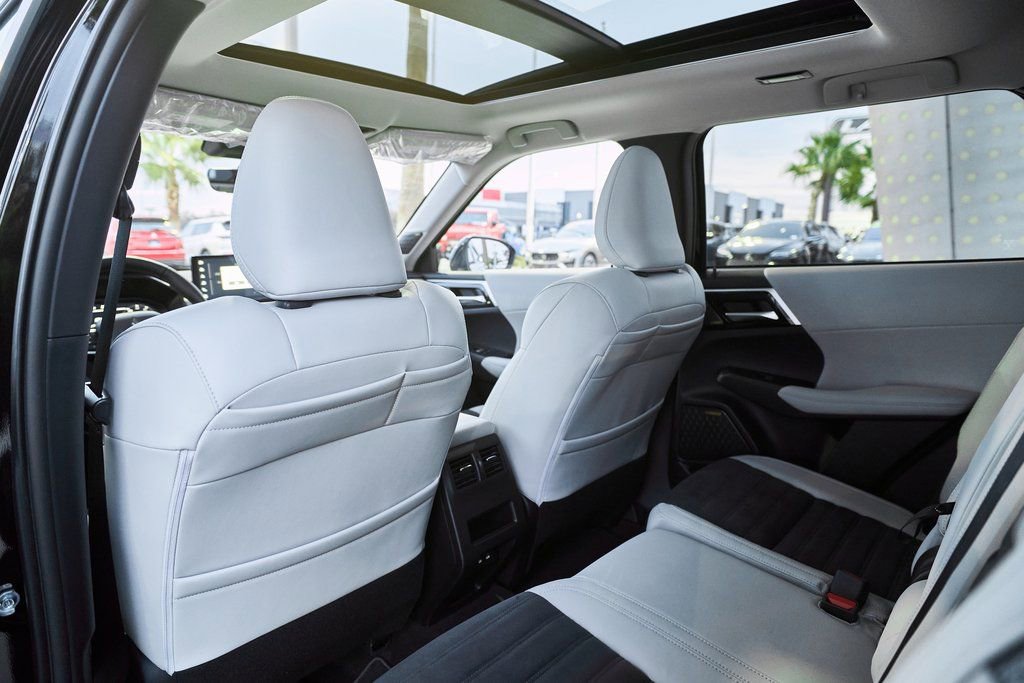 New 2026 Mitsubishi Outlander SE FWD image 23