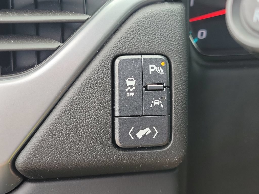 Used 2018 Chevrolet Suburban Premier AWD/4WD image 24
