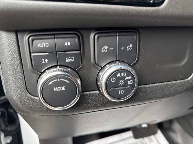 Used 2025 GMC Yukon XL Elevation image 33