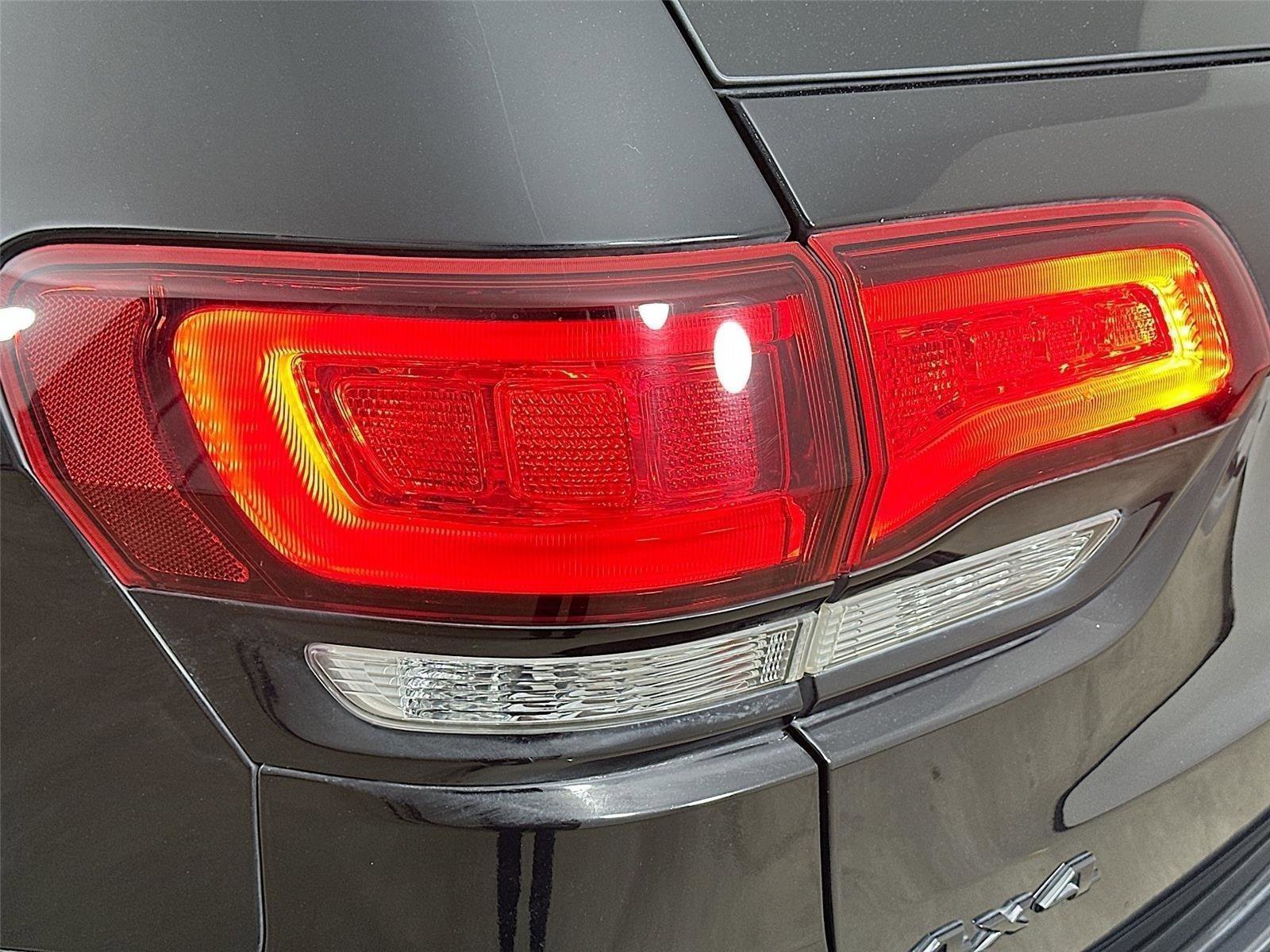 Used 2020 Jeep Grand Cherokee Altitude image 39