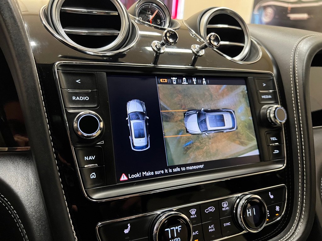 Used 2019 Bentley Bentayga image 38