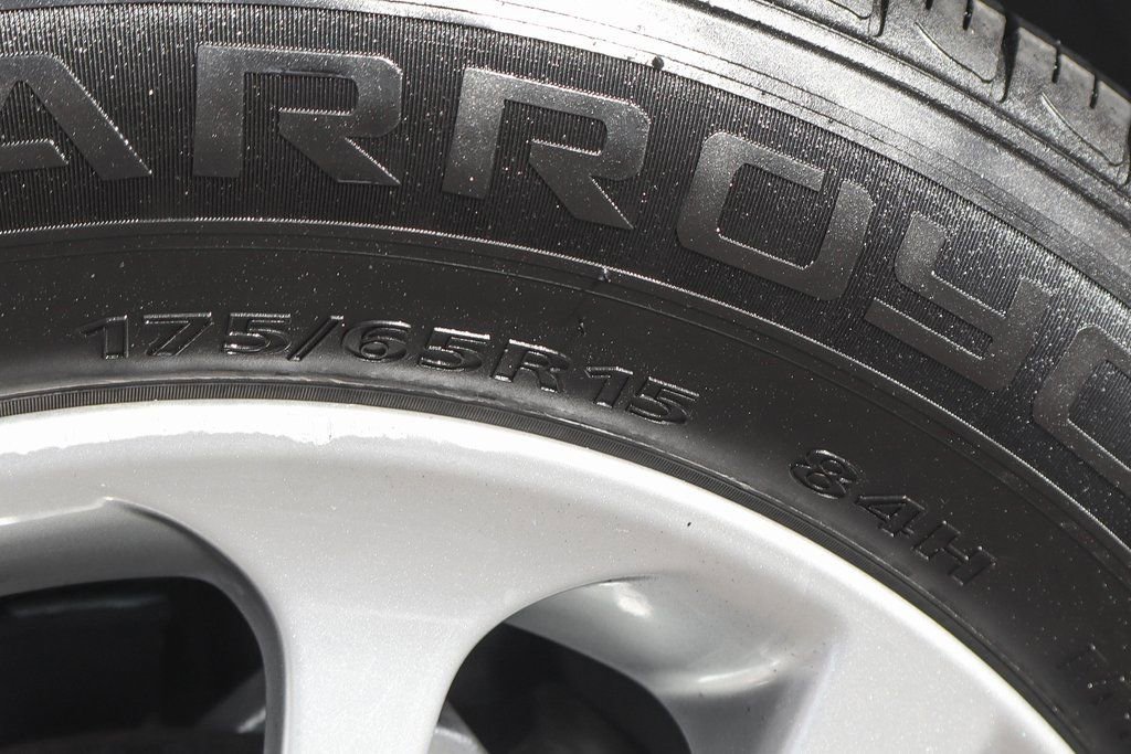 Used 2018 Toyota Yaris LE w/ Carpet Mat Package image 38