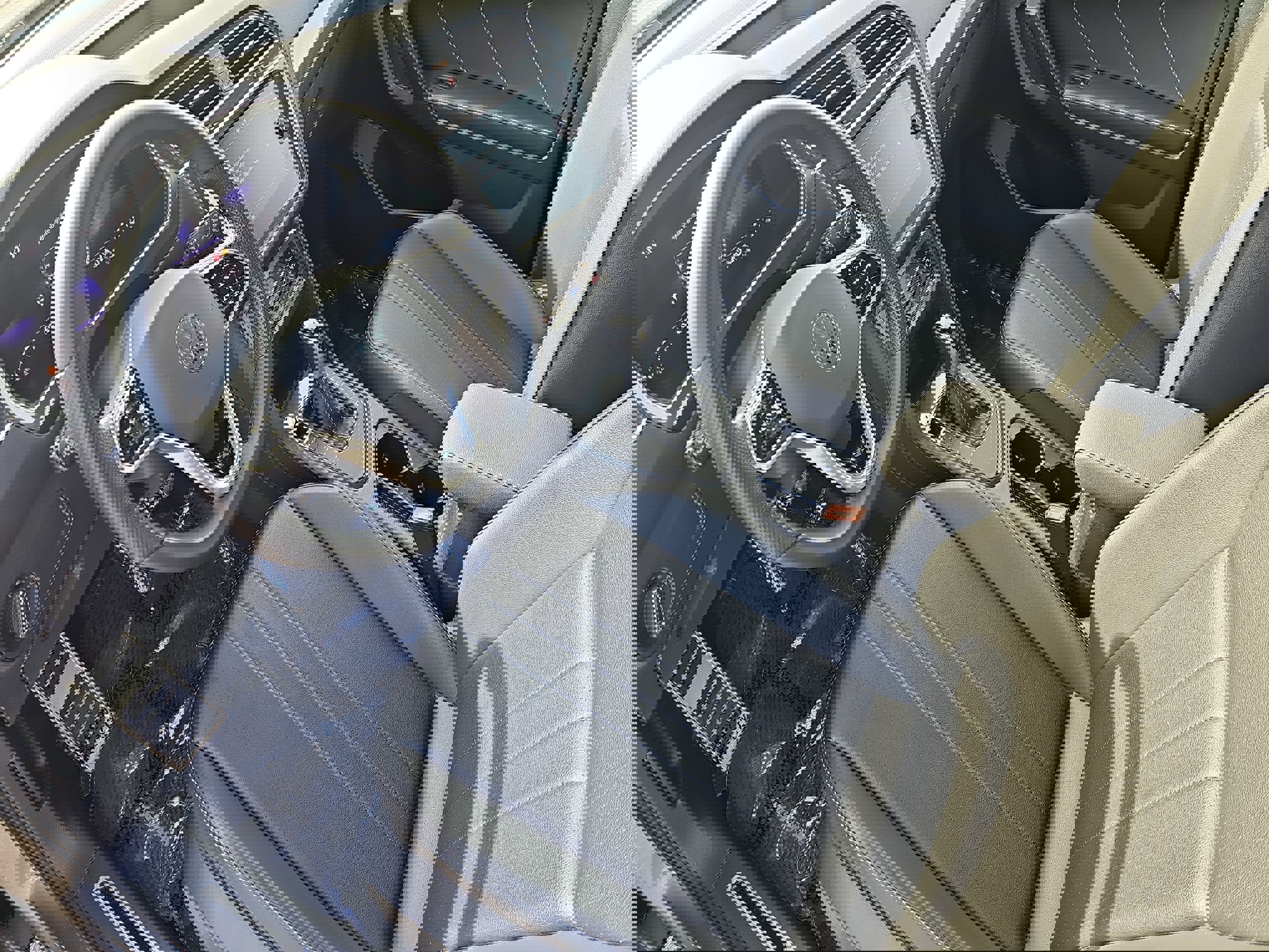 Used 2024 Volkswagen Tiguan SE R-Line image 17