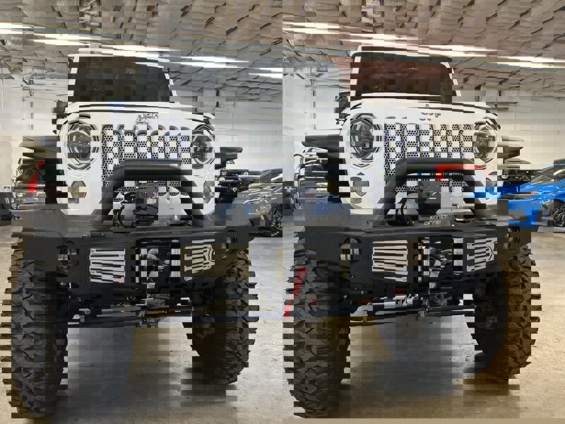 Used 2015 Jeep Wrangler Unlimited Rubicon w/ Connectivity Group image 33