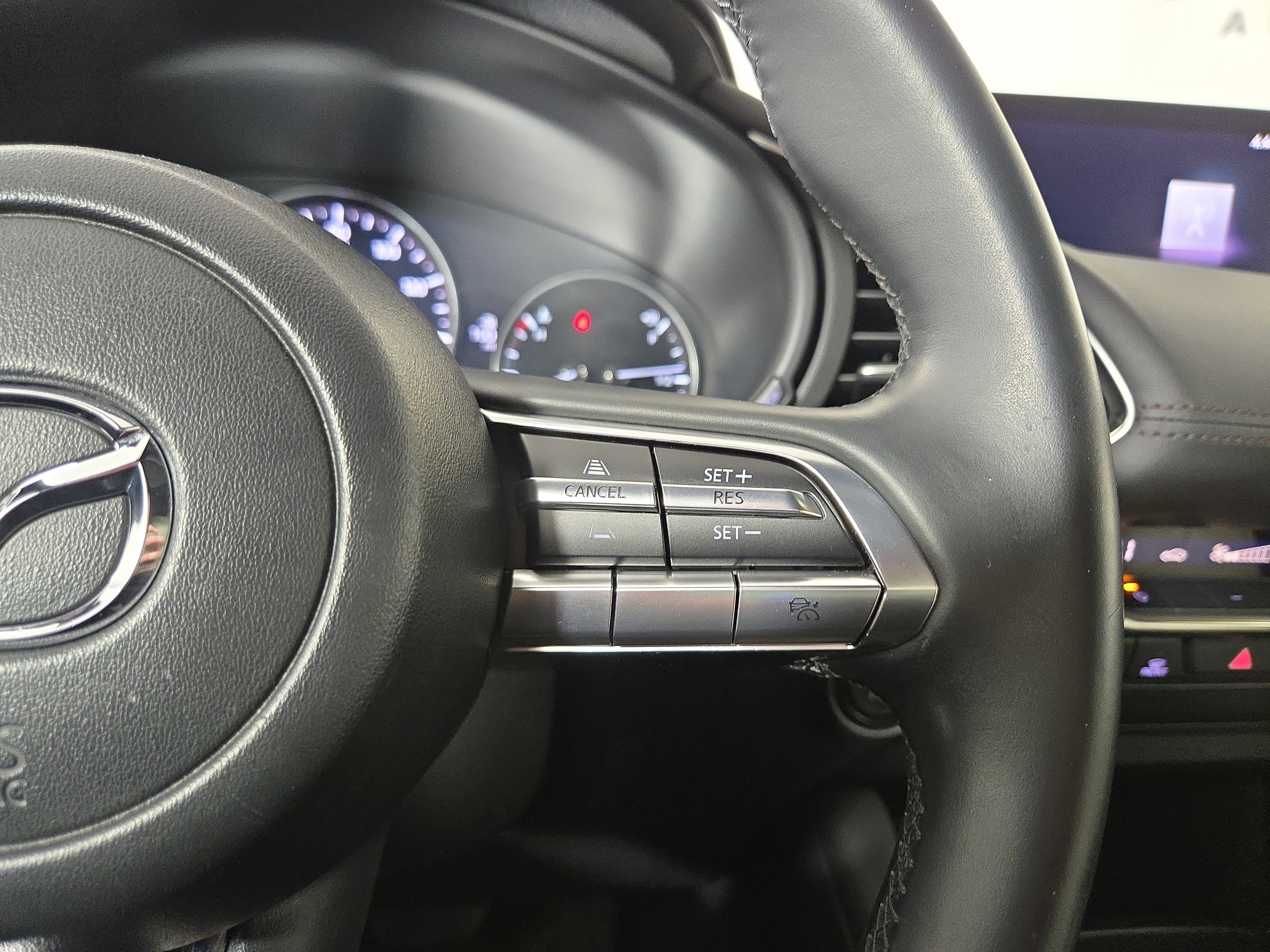 Used 2019 MAZDA MAZDA3 Hatchback w/ Preferred Package image 17