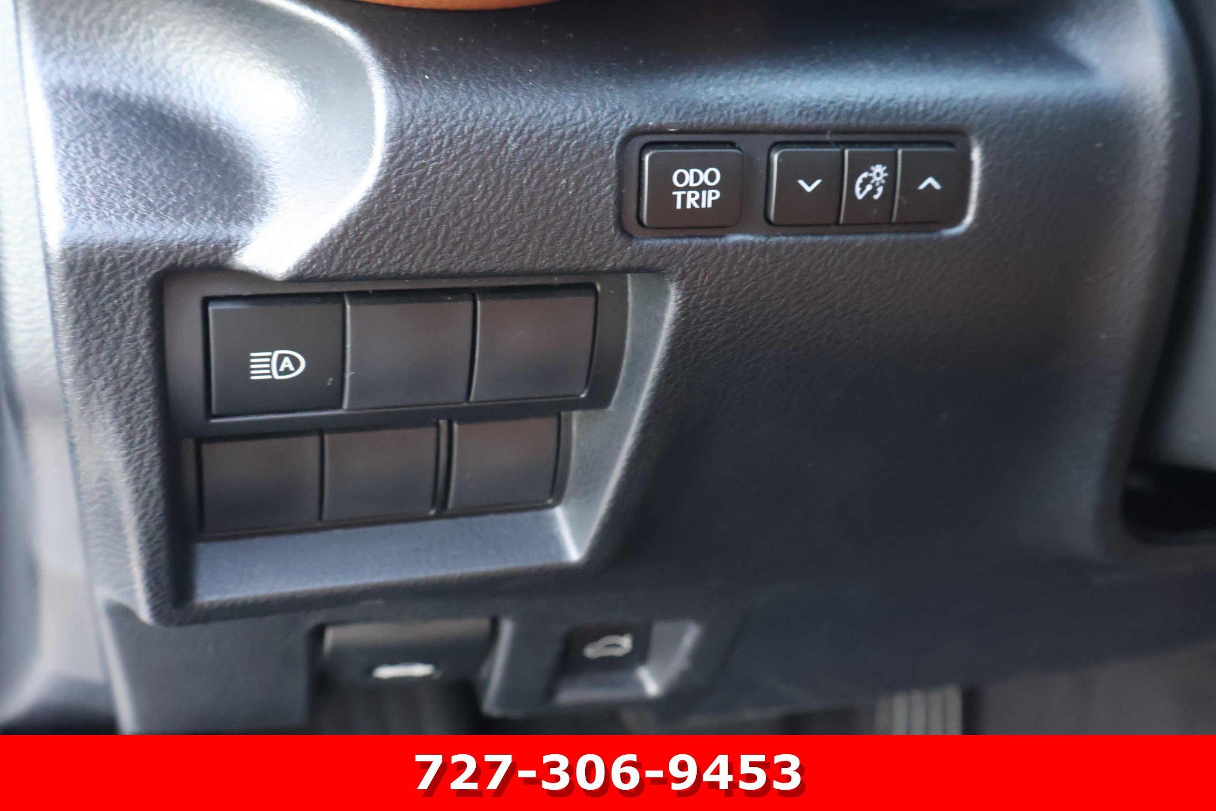 Used 2023 Lexus IS 300 w/ Comfort Package RWD image 21