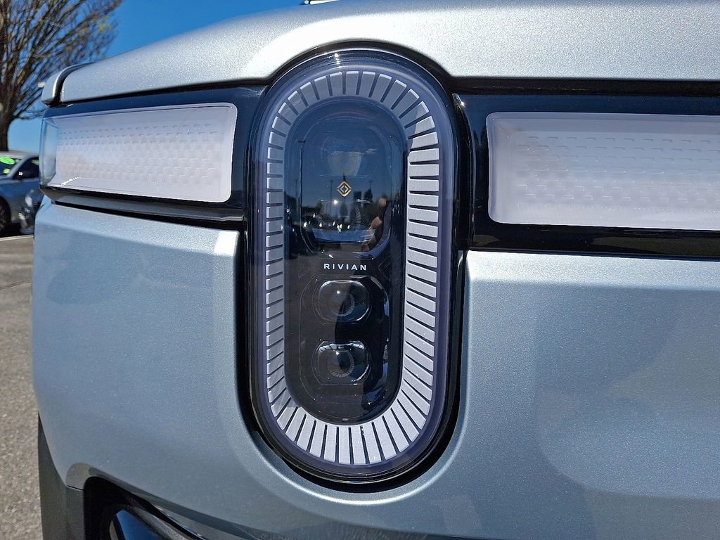 Used 2024 Rivian R1S Adventure AWD/4WD image 9