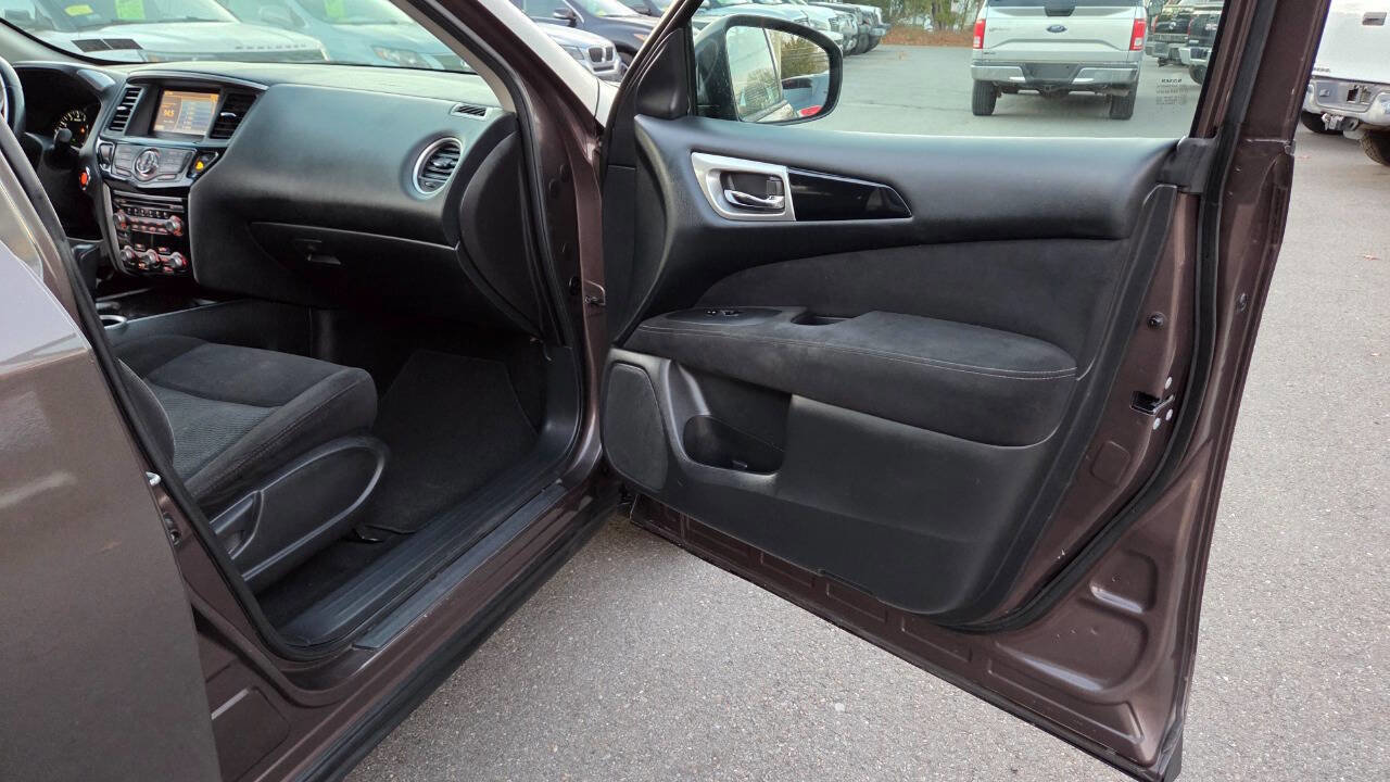 Used 2015 Nissan Pathfinder SV w/ Cargo Package image 40