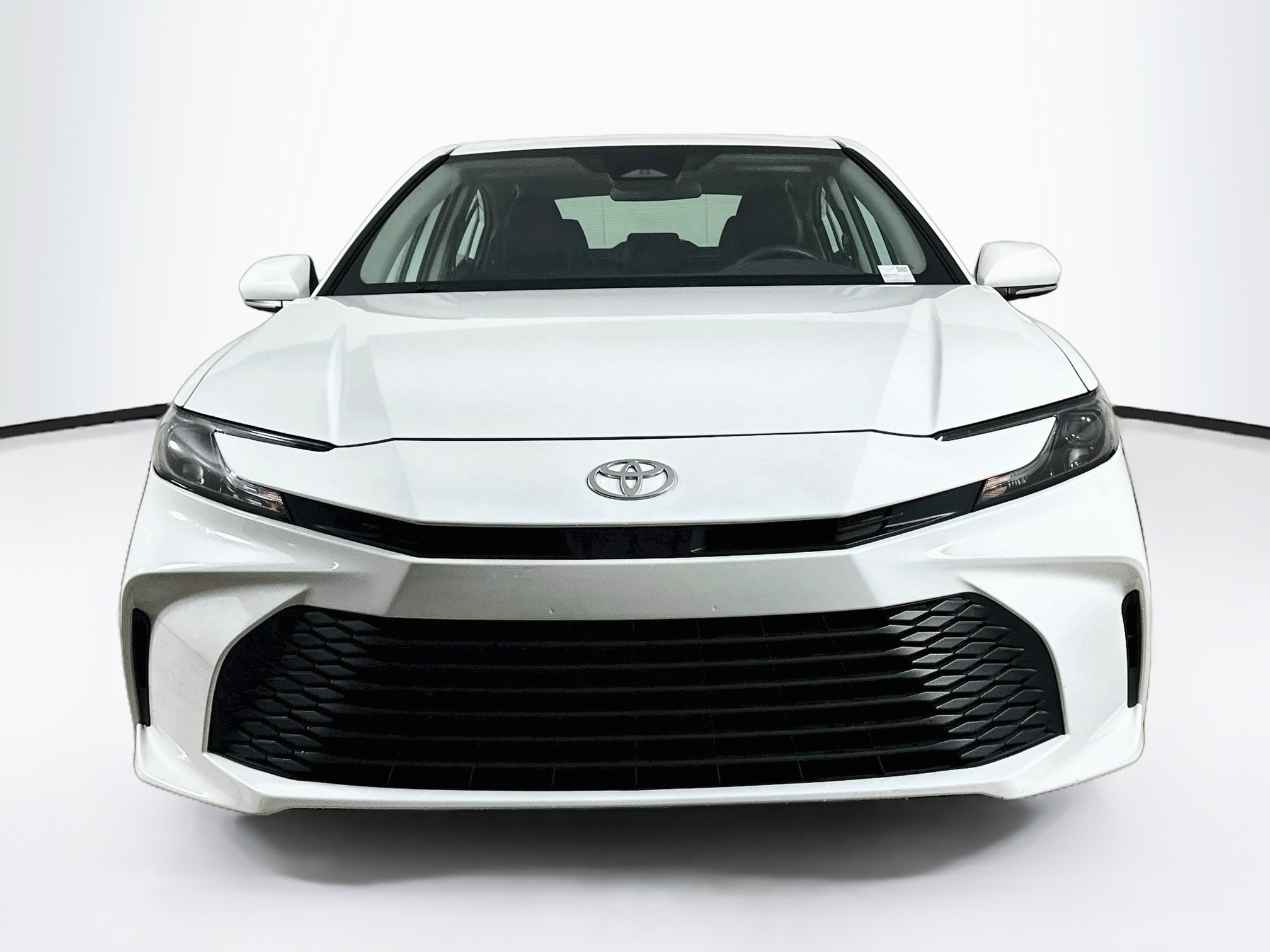 Used 2025 Toyota Camry LE FWD image 2