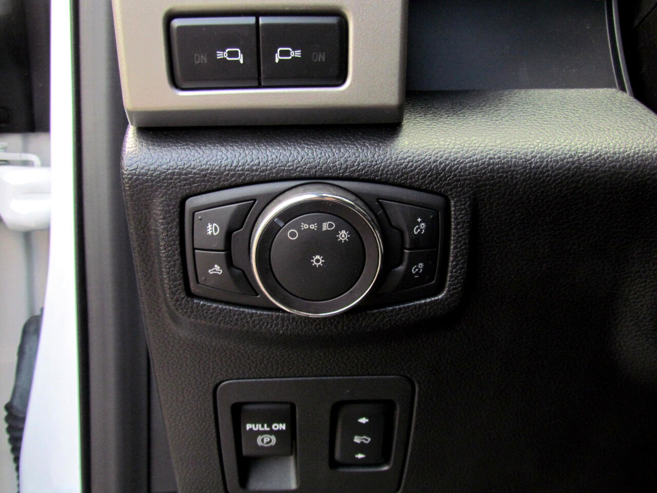 Used 2017 Ford F150 Lariat image 30