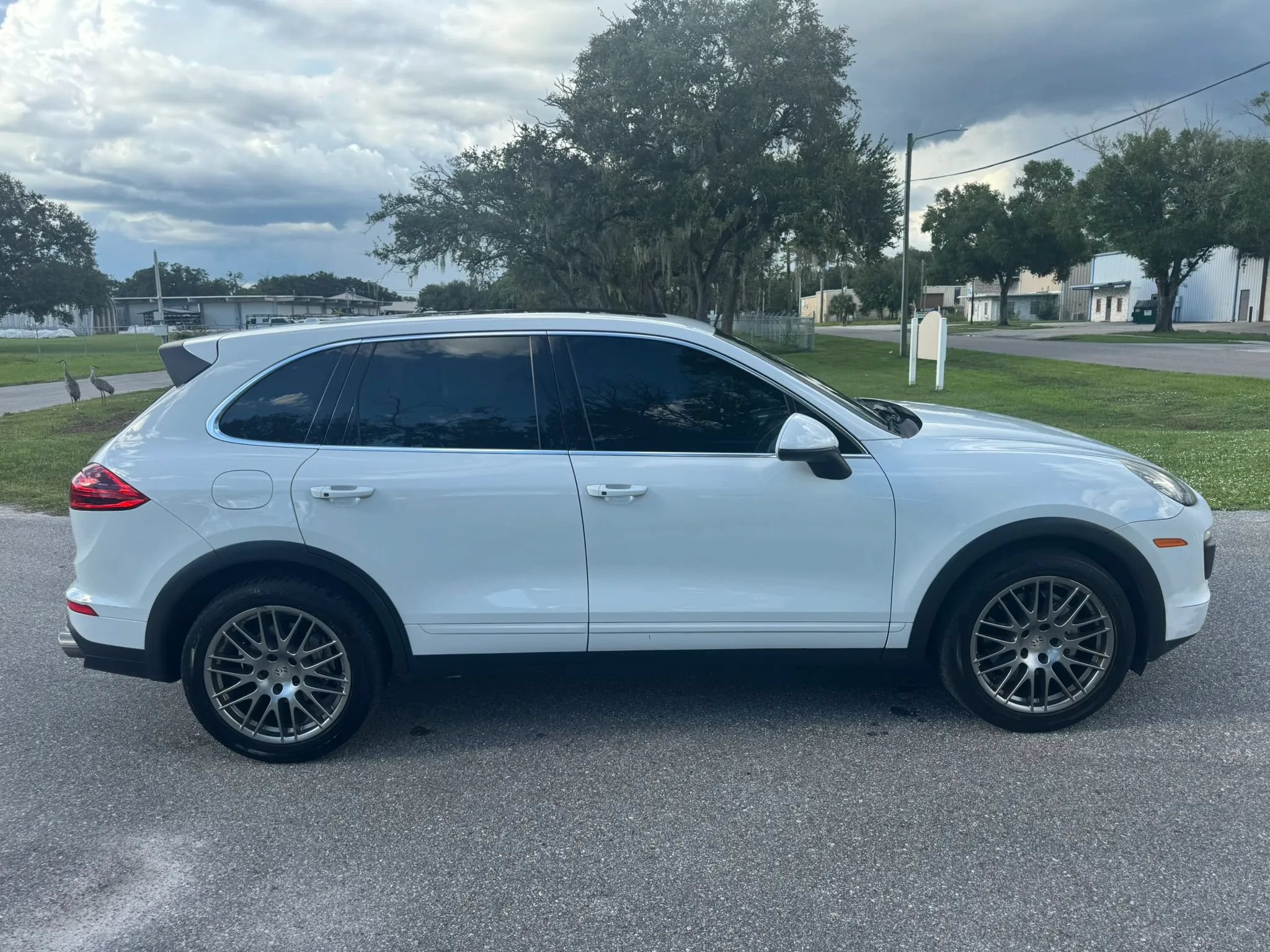 Used 2015 Porsche Cayenne S AWD/4WD image 5