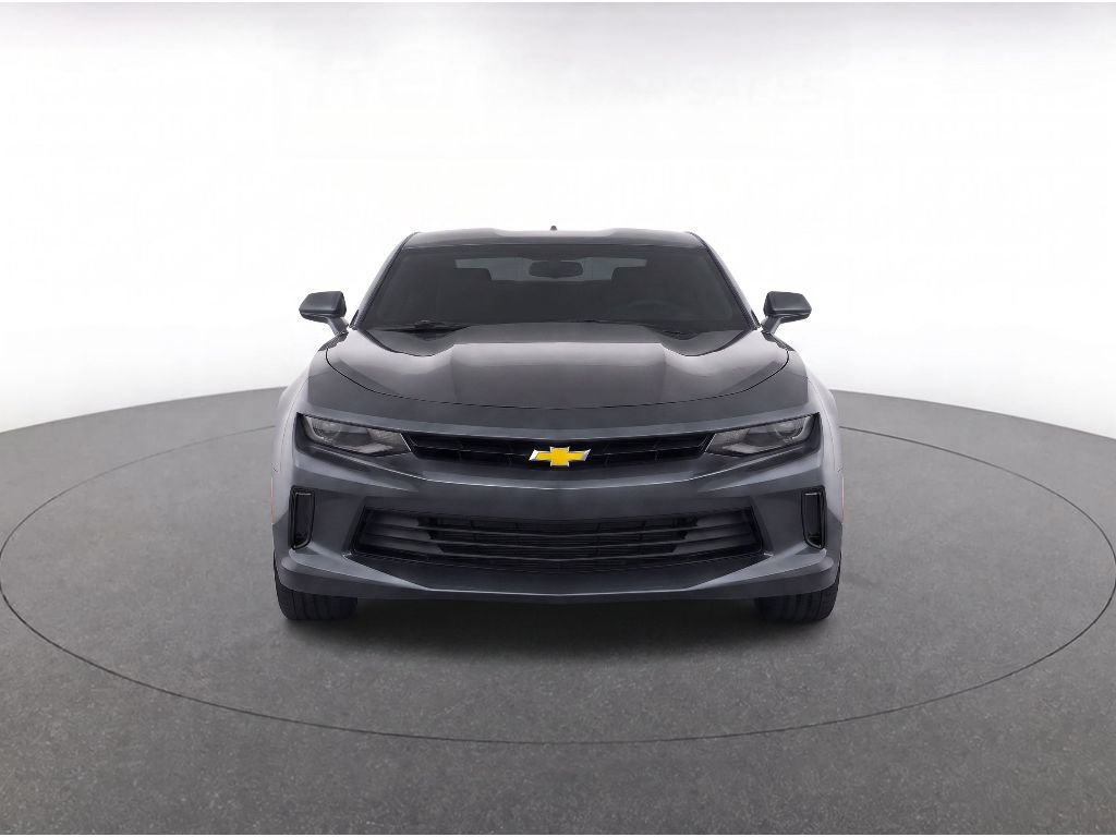 Used 2018 Chevrolet Camaro LT RWD image 5