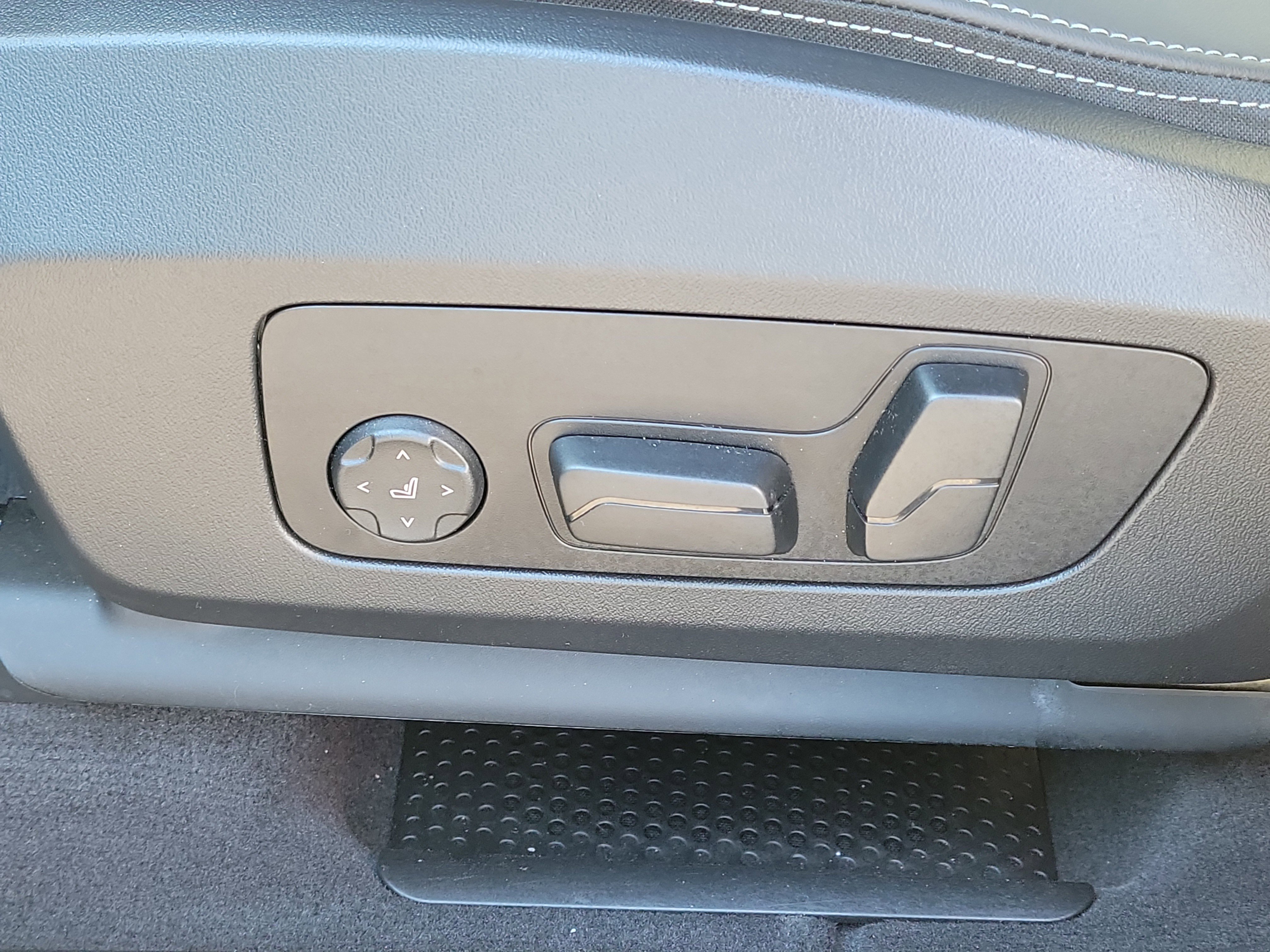 Used 2025 BMW X1 xDrive28i image 21