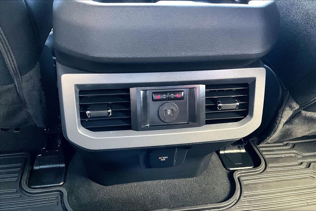 Used 2025 Ford F250 Lariat w/ Black Appearance Package image 12