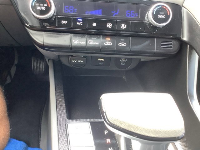 Certified 2024 Hyundai Elantra SEL FWD image 26