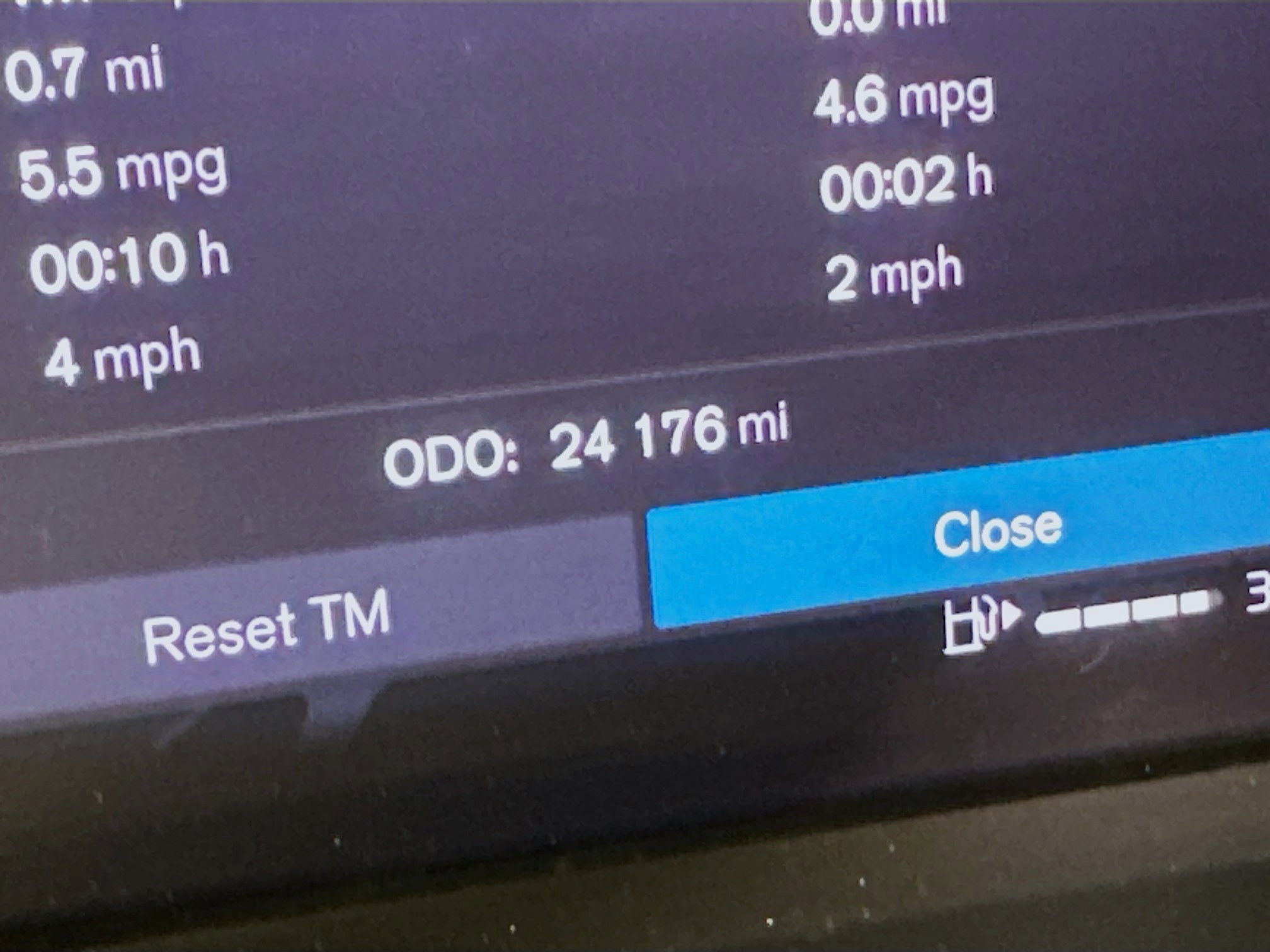 Used 2023 Volvo XC40 B5 Plus w/ Protection Package image 19