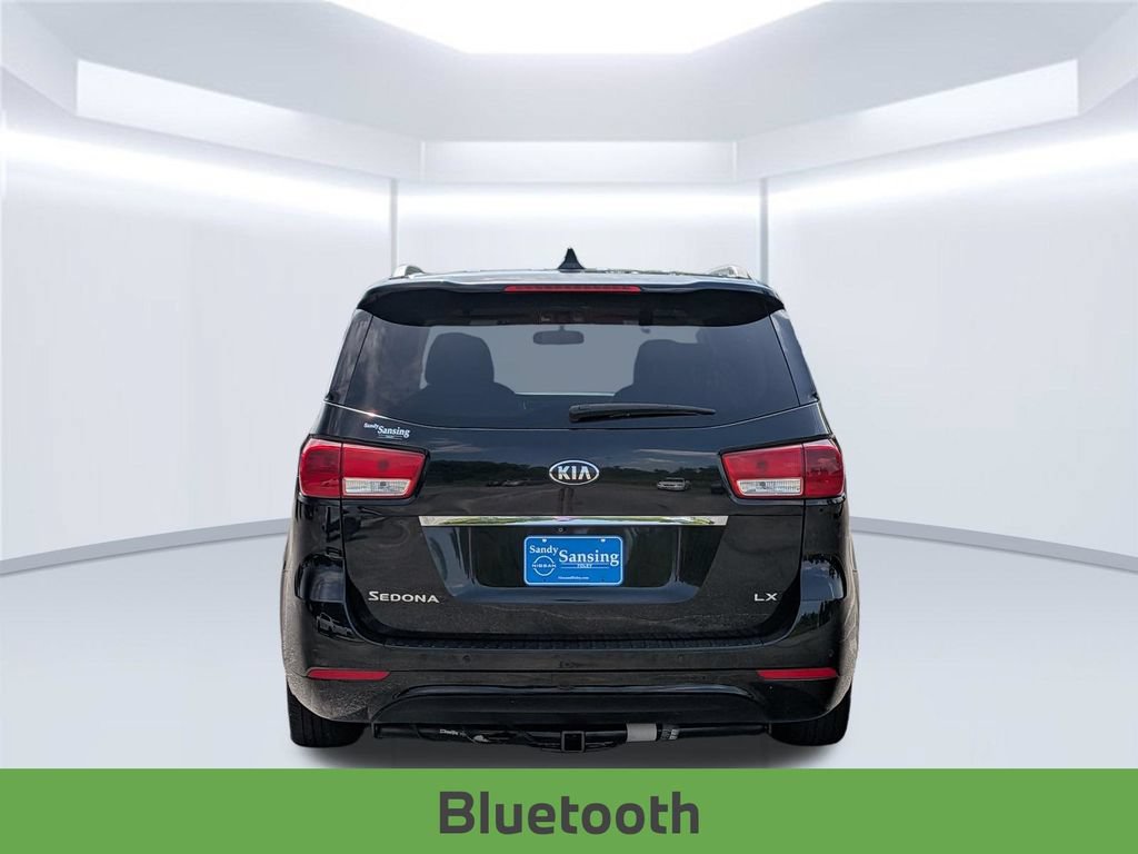 Used 2017 Kia Sedona LX w/ LX Essentials Premium Package FWD image 6