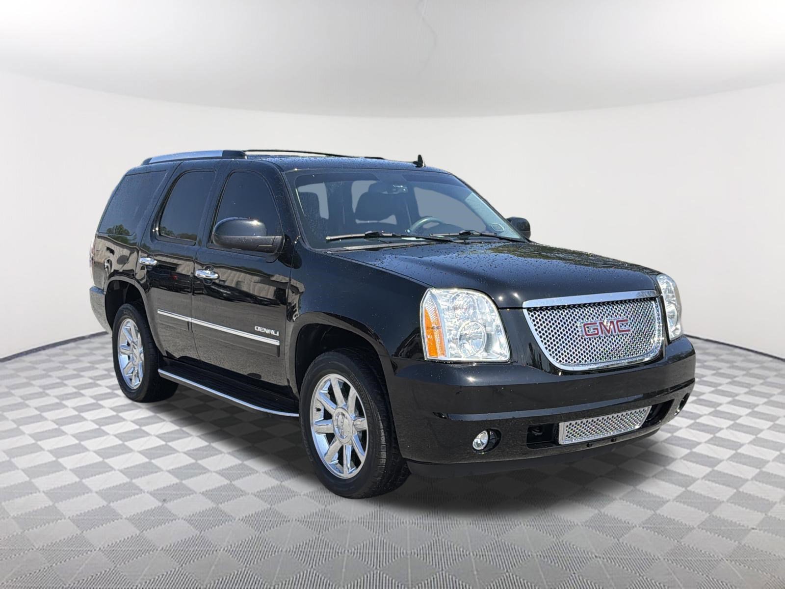 Used 2014 GMC Yukon Denali image 3