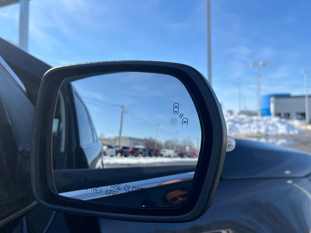 Used 2019 Ford Edge Titanium image 17