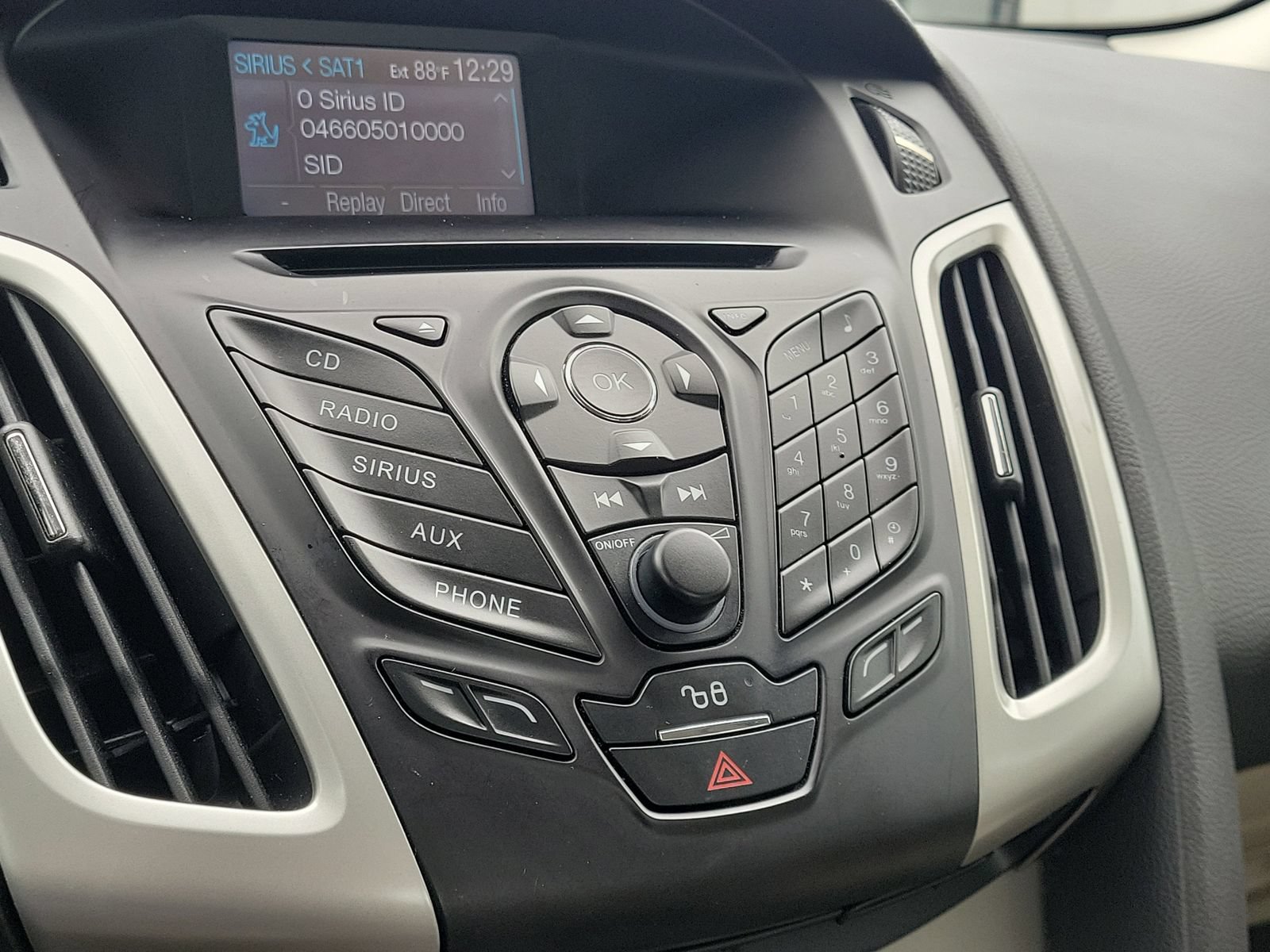 Used 2012 Ford Focus SE FWD image 23