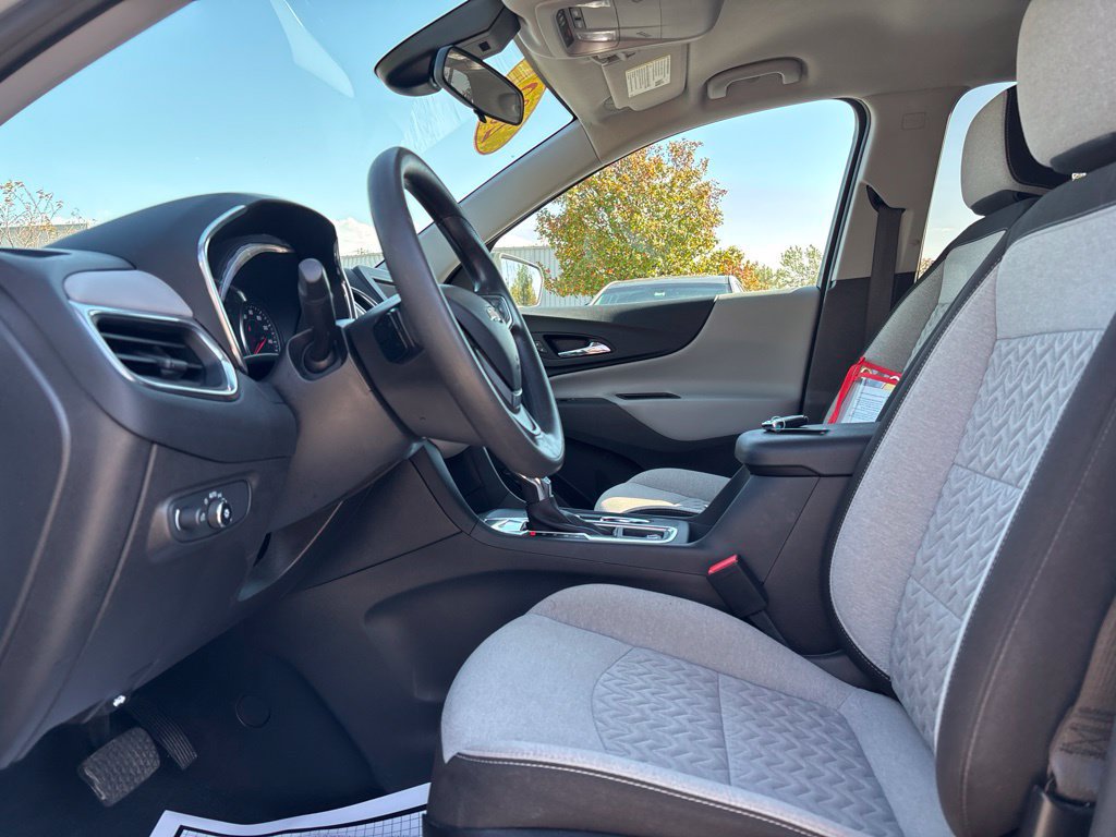 Used 2022 Chevrolet Equinox LS w/ LS Convenience Package FWD image 10