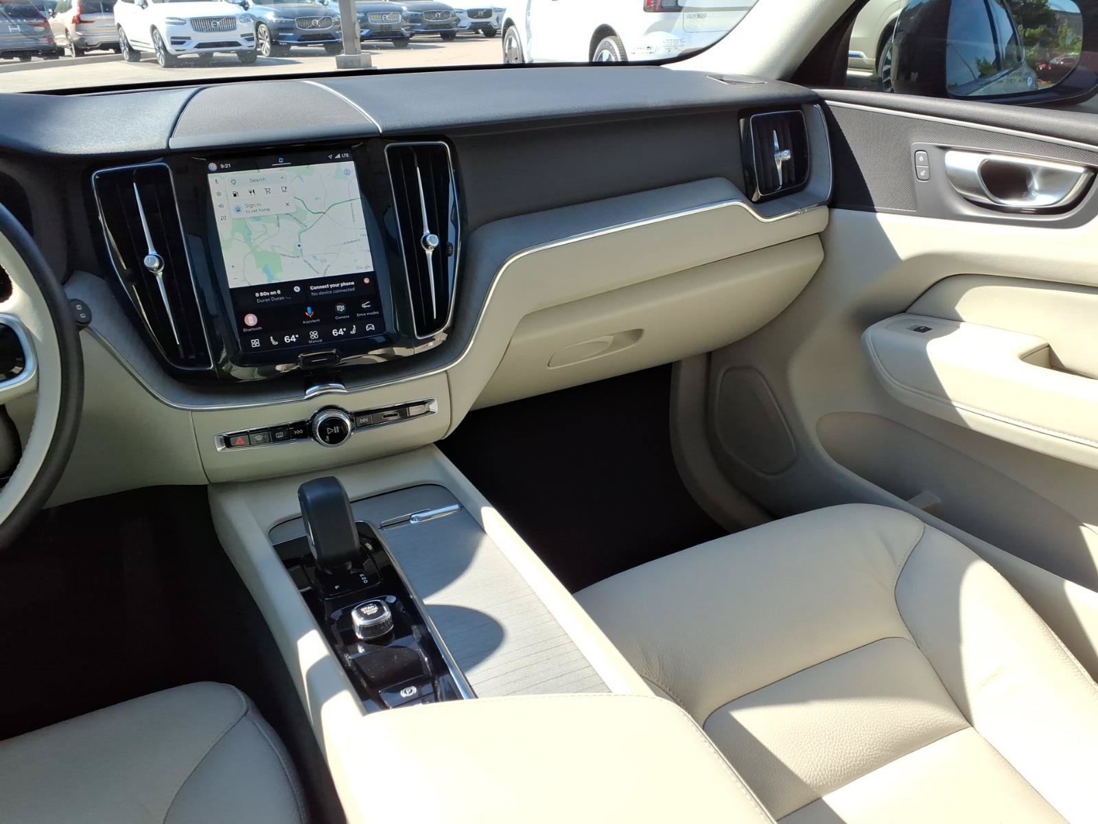 Certified 2024 Volvo XC60 B5 Plus AWD/4WD image 14