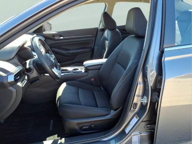 Used 2024 Nissan Altima 2.5 SV FWD image 12