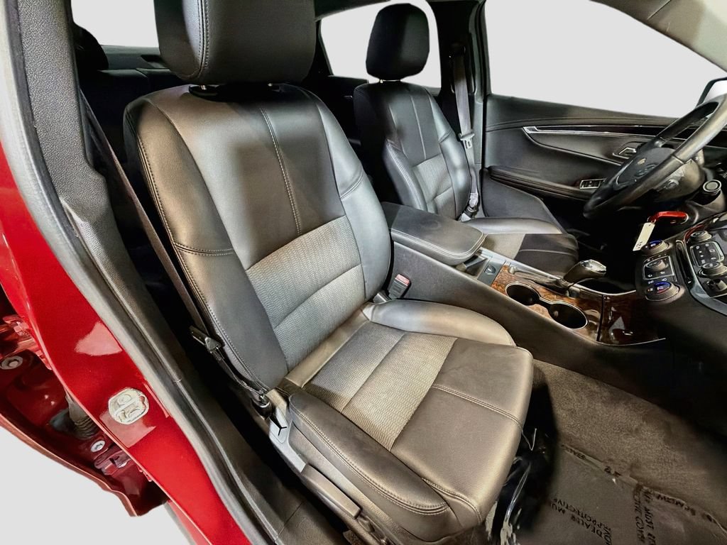 Used 2015 Chevrolet Impala LT w/ Convenience Package FWD image 28