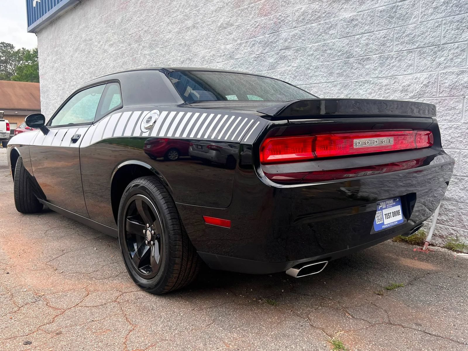 Used 2014 Dodge Challenger SXT RWD image 15