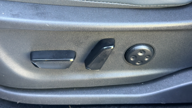 Used 2023 Nissan Ariya AWD/4WD image 15