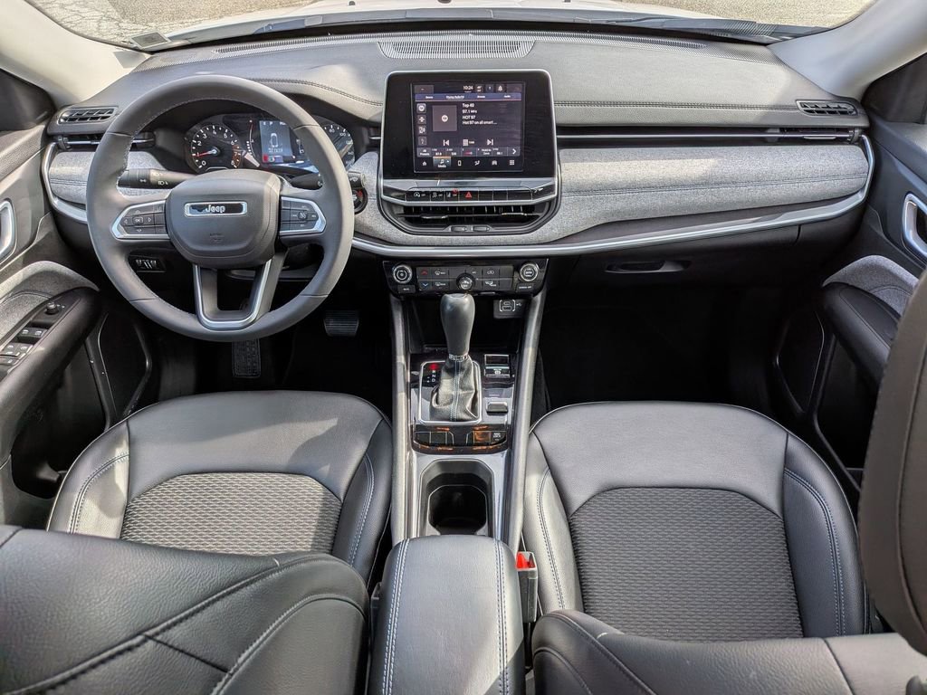 Certified 2022 Jeep Compass Latitude image 16