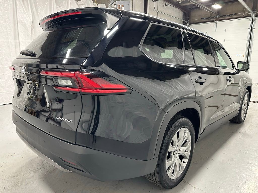 Used 2025 Toyota Grand Highlander AWD image 7