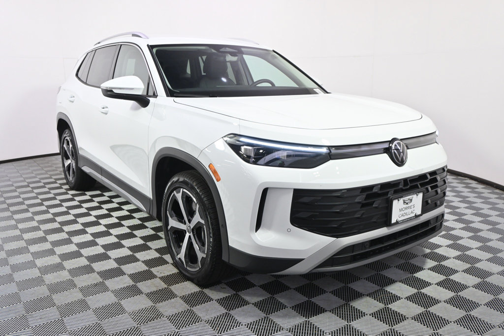 Used 2026 Volkswagen Tiguan SE AWD/4WD image 9