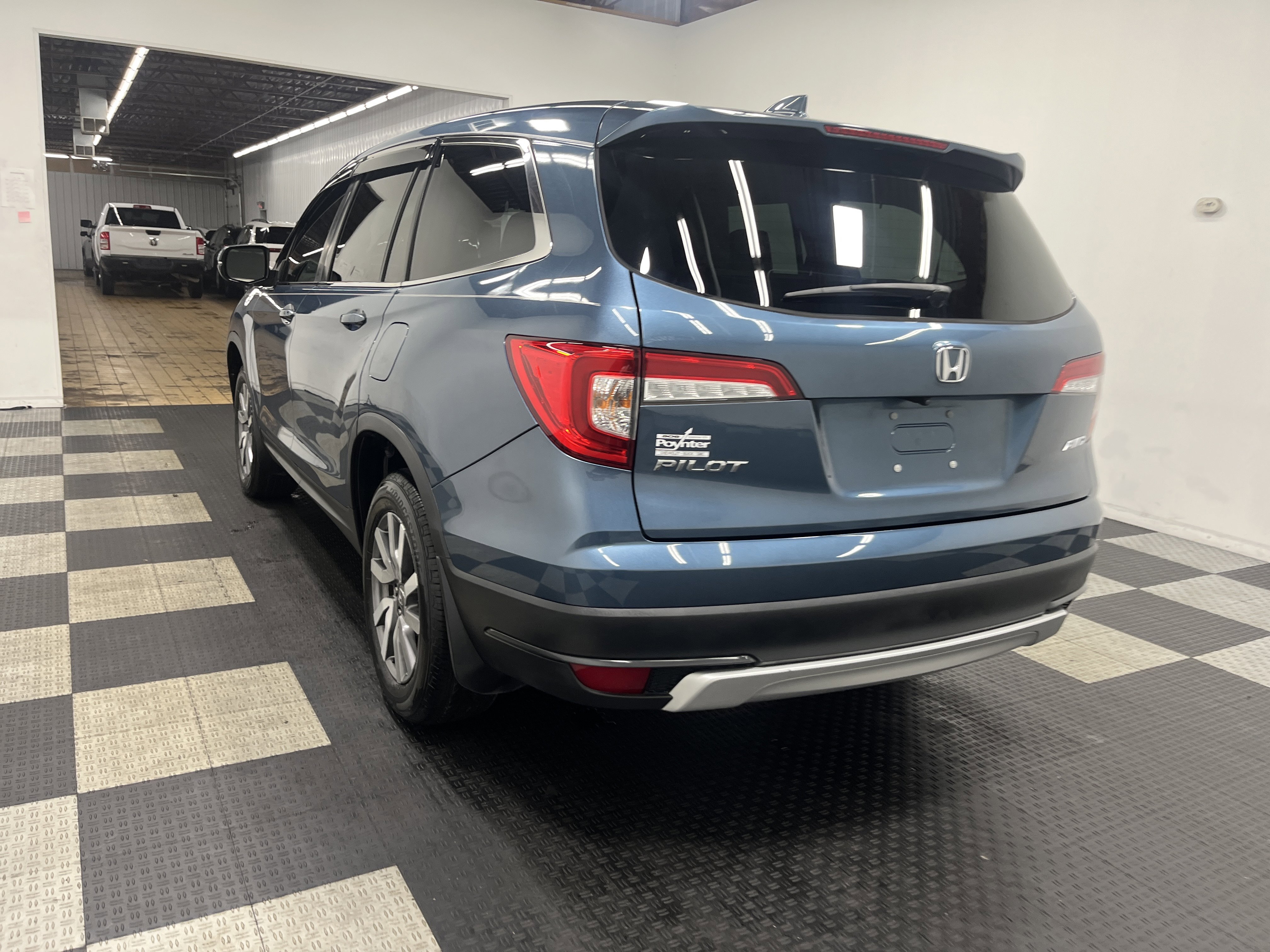 Used 2020 Honda Pilot EX image 2