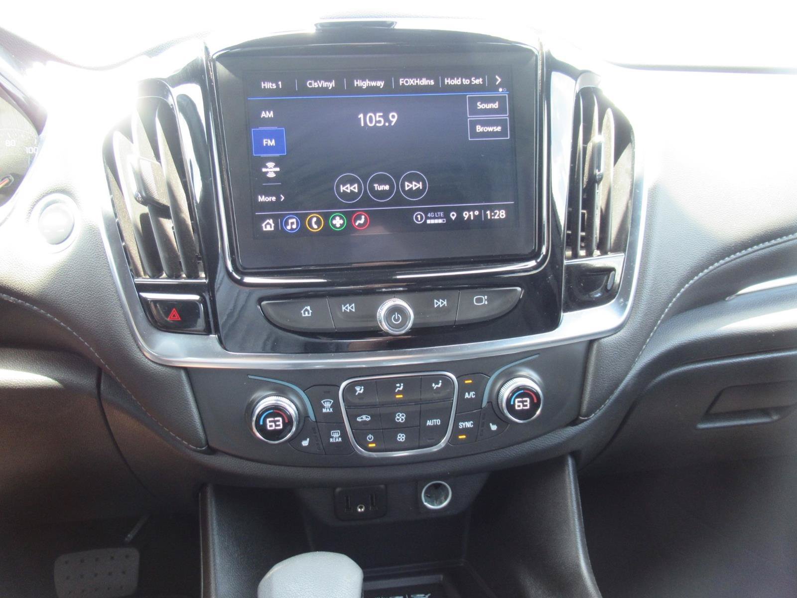 Used 2023 Chevrolet Traverse LT FWD image 26