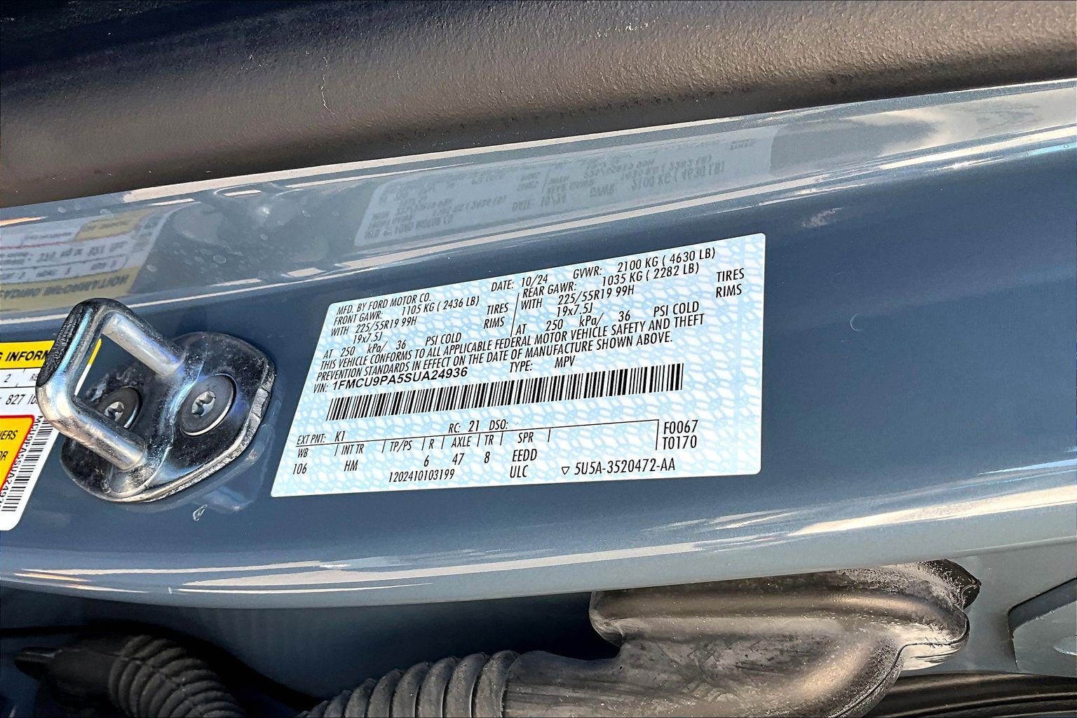 Certified 2025 Ford Escape ST-Line Elite AWD/4WD image 35