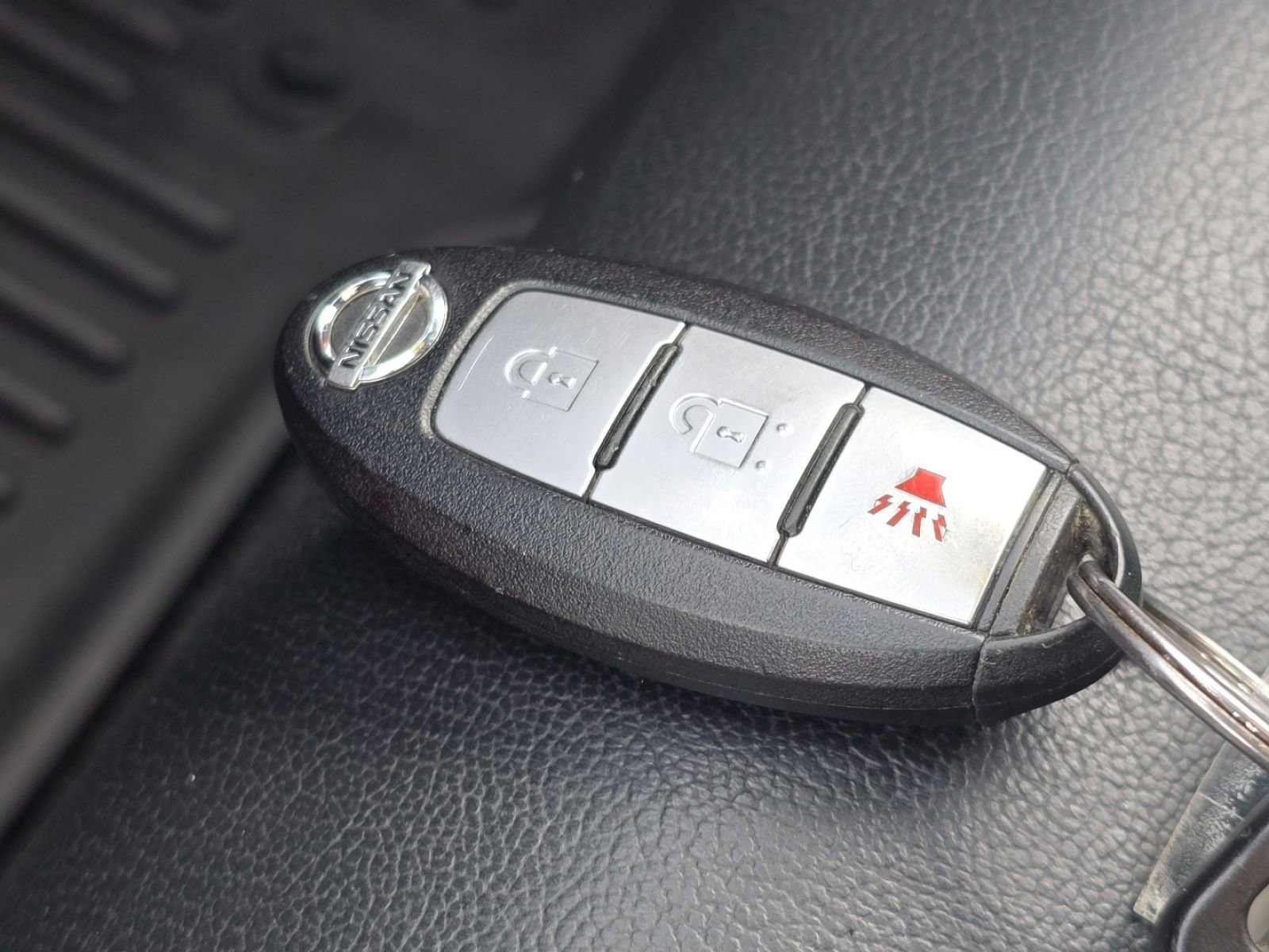 Used 2023 Nissan Frontier PRO-4X w/ Pro-4X Premium Package image 34