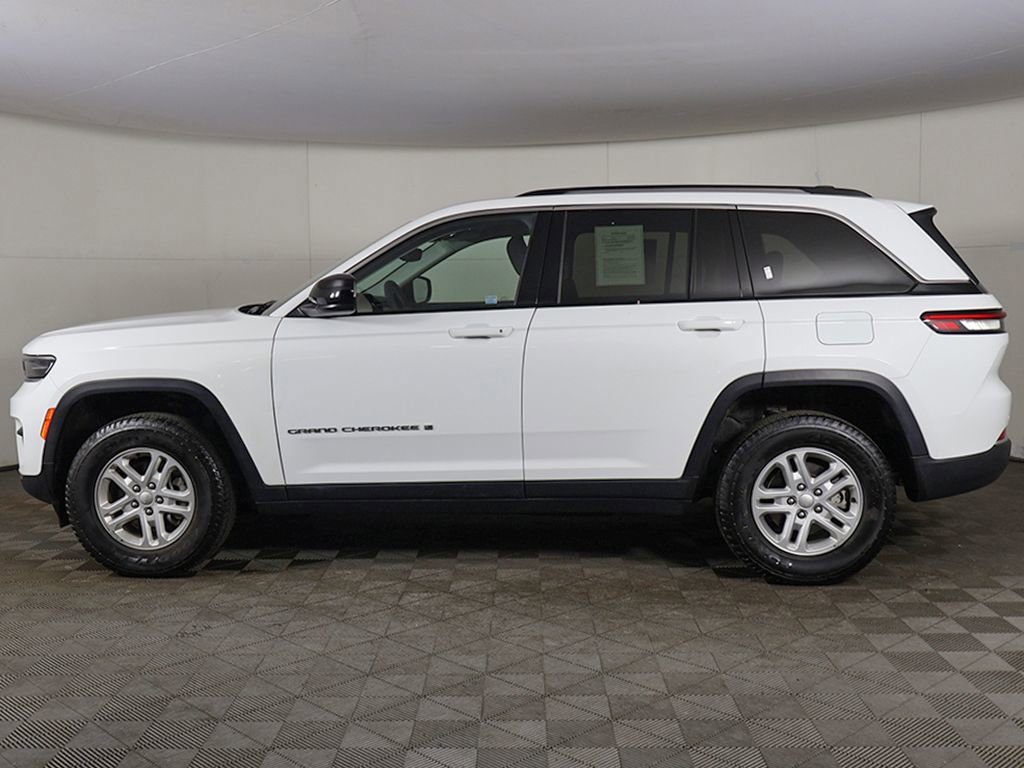 Used 2023 Jeep Grand Cherokee Laredo image 15