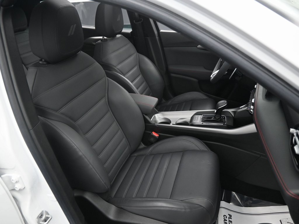 Used 2024 Dodge Hornet R/T Plus w/ R/T Blacktop Package image 38