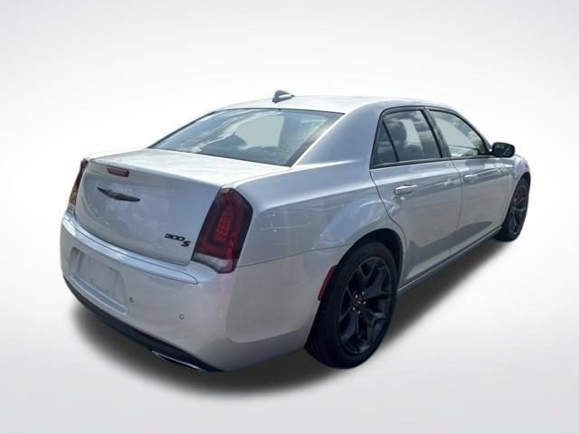 Used 2023 Chrysler 300 S RWD image 5