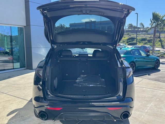 New 2025 Alfa Romeo Stelvio Sprint image 10