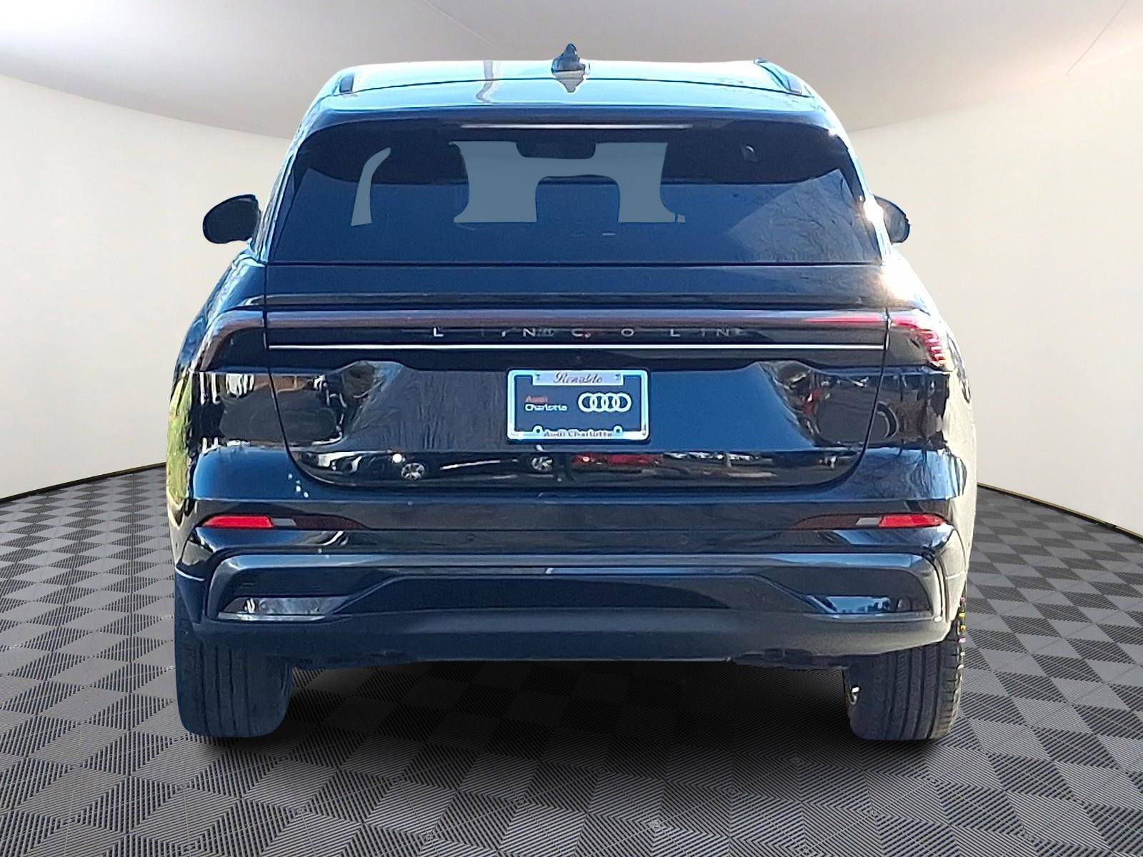 Used 2024 Lincoln Nautilus Reserve w/ Equipment Group 203A image 5