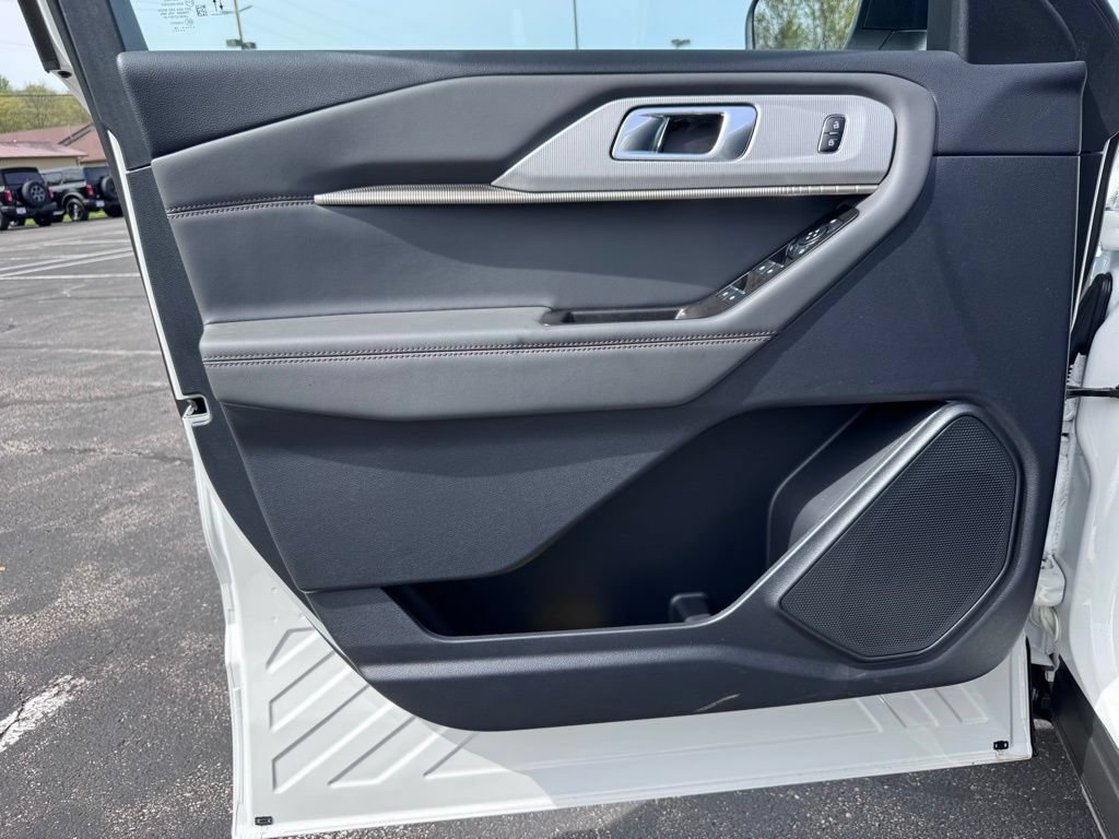 New 2026 Ford Explorer Active AWD/4WD image 21