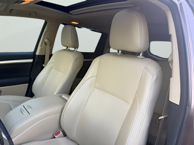 Used 2017 Toyota Highlander XLE FWD image 14