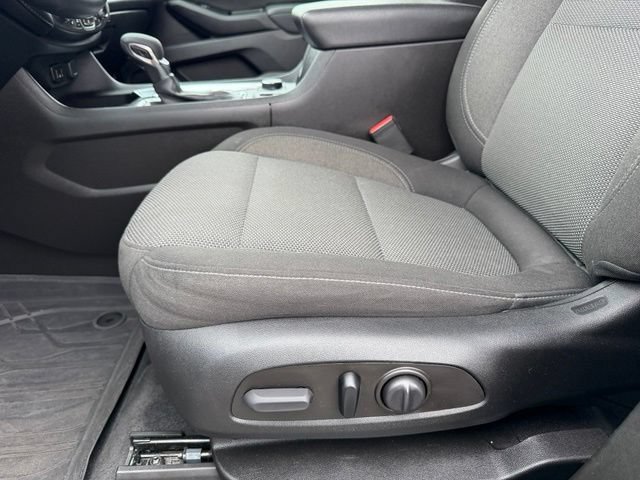 Certified 2023 Chevrolet Traverse LT FWD image 19