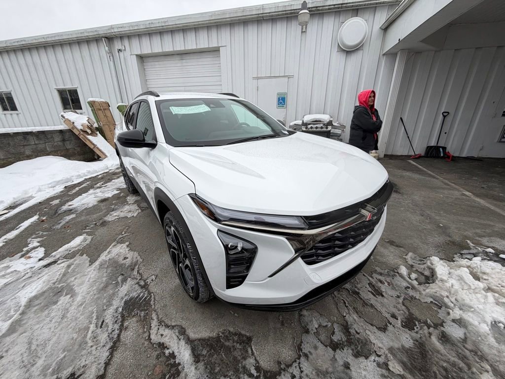 New 2026 Chevrolet Trax RS w/ Driver Confidence Package image 7