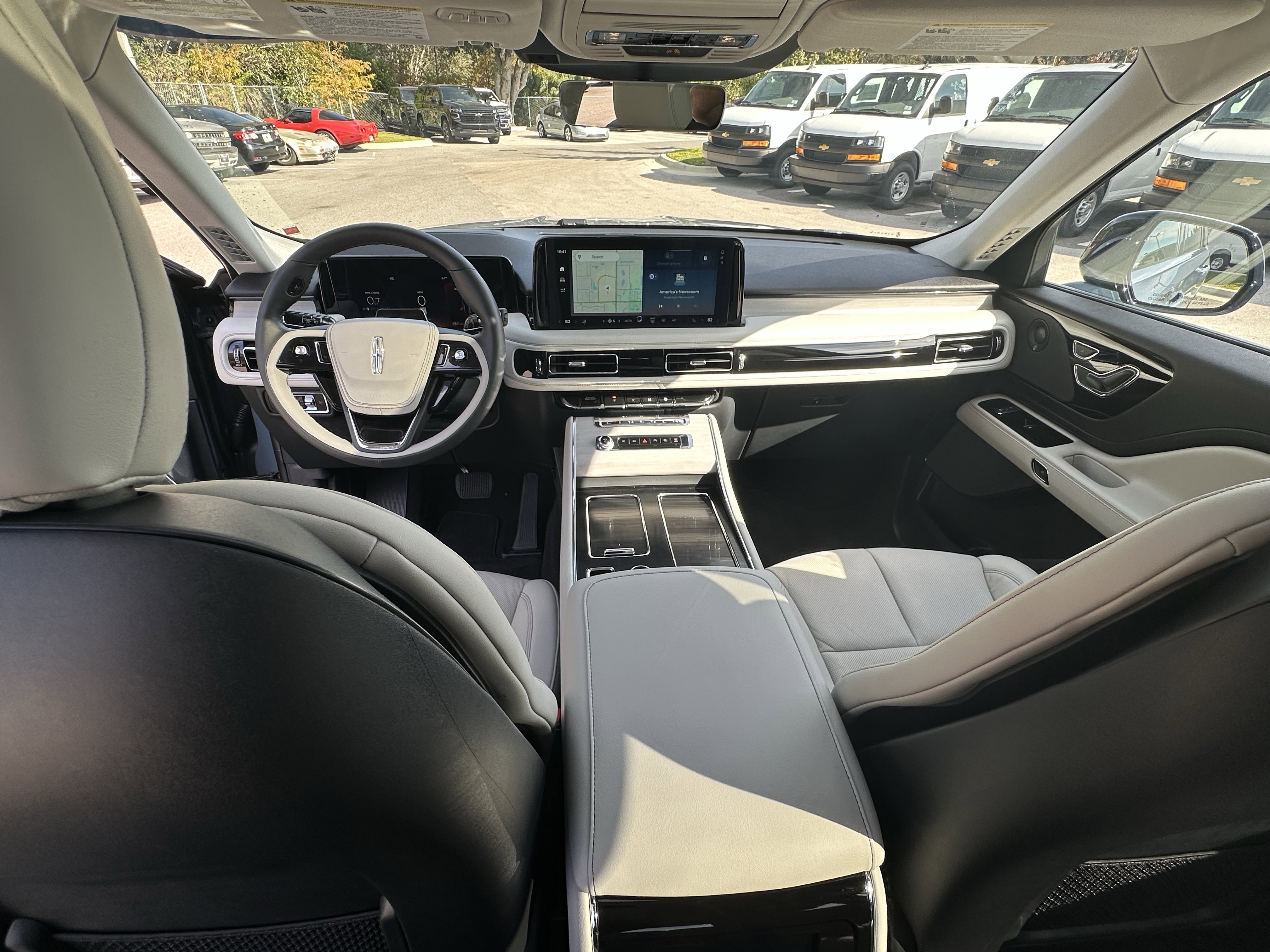 Used 2025 Lincoln Aviator Reserve image 33