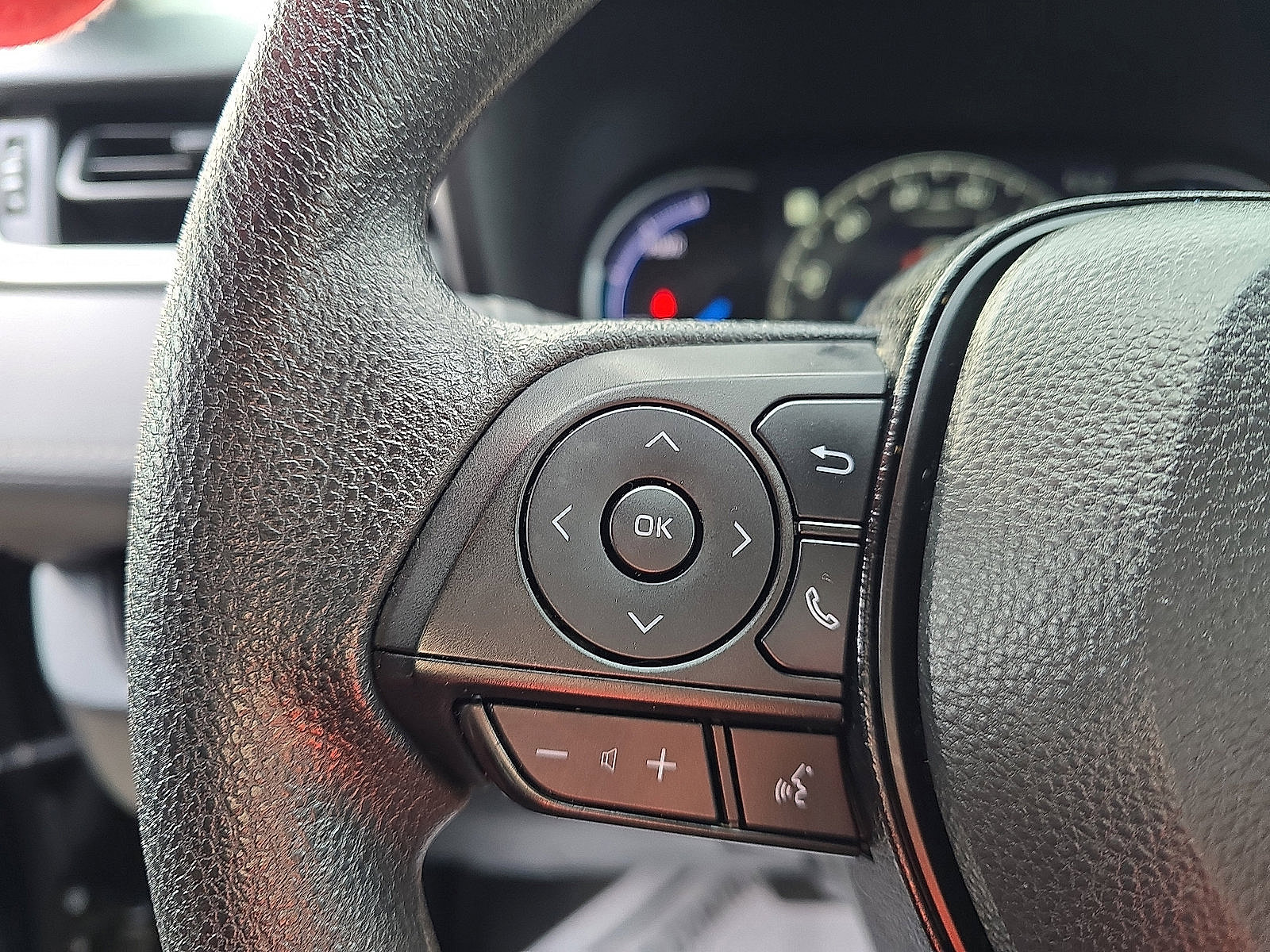 Used 2024 Toyota RAV4 AWD Hybrid image 17