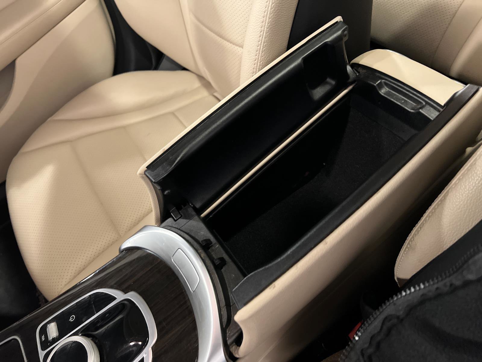 Used 2018 Mercedes-Benz C 300 4MATIC Sedan image 21