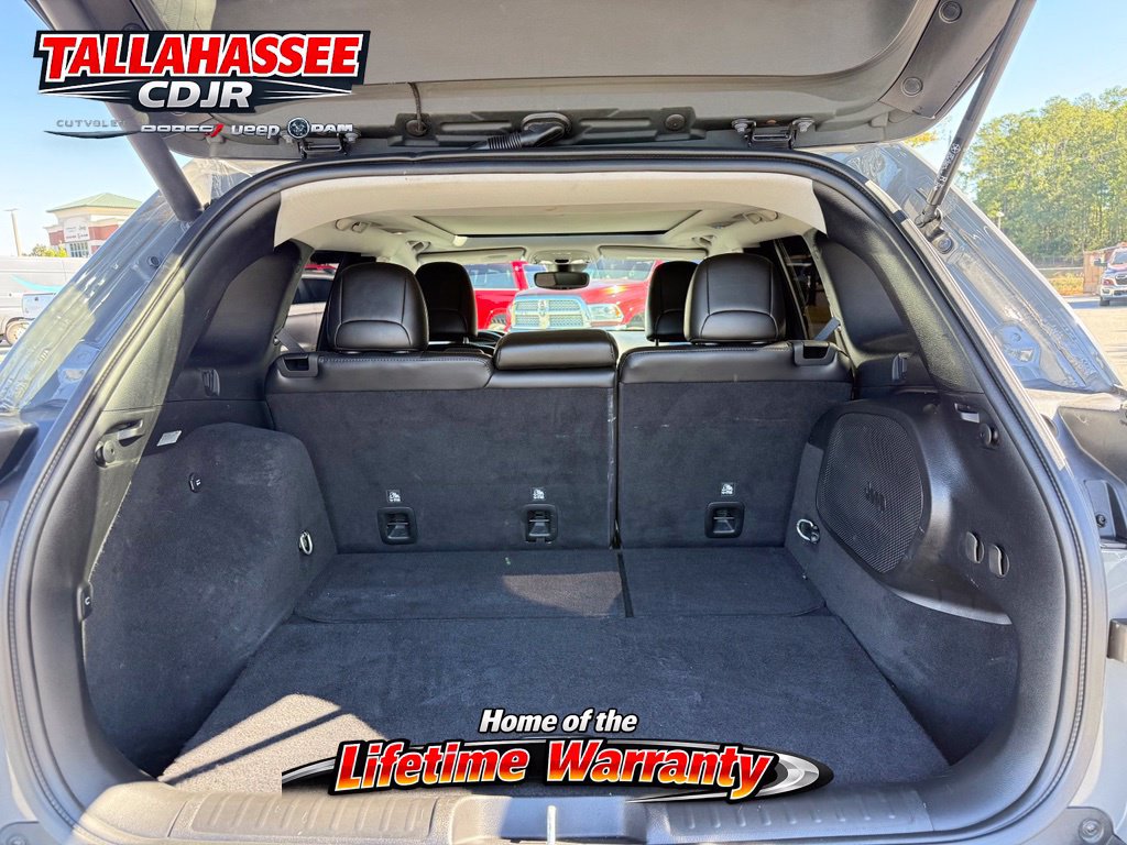 Used 2021 Jeep Cherokee Limited w/ Elite Package AWD/4WD image 16